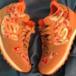 Memory foam Skechers